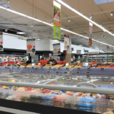 Installation de déstratificateurs dans le magasin Auchan de Saint-Herblain