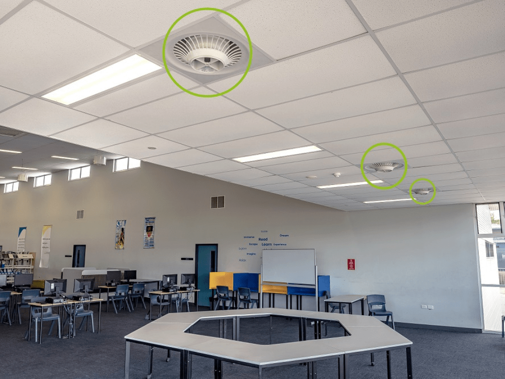 Modelo de falso techo para purificar el aire de las habitaciones