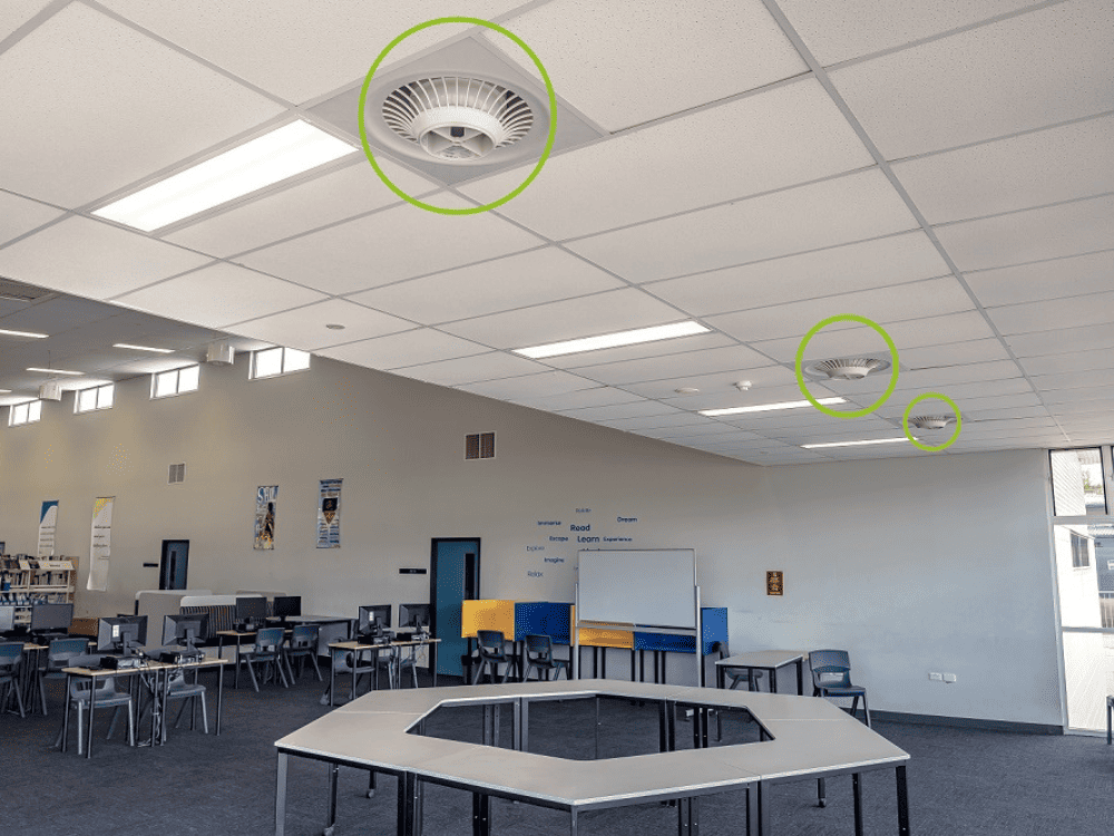 Model met vals plafond om de lucht in ruimtes te zuiveren