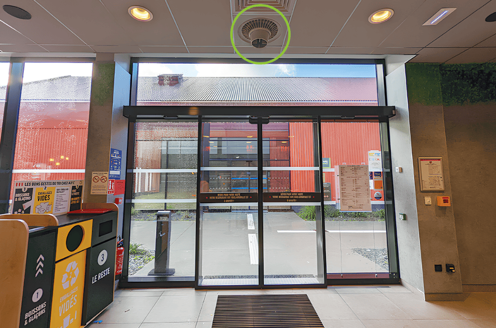 Installatie van destratificatoren in een winkel