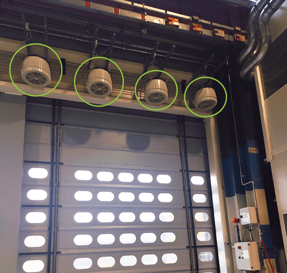 Instalación de desestratificadores Airius en la industria para optimizar el sistema de calefacción