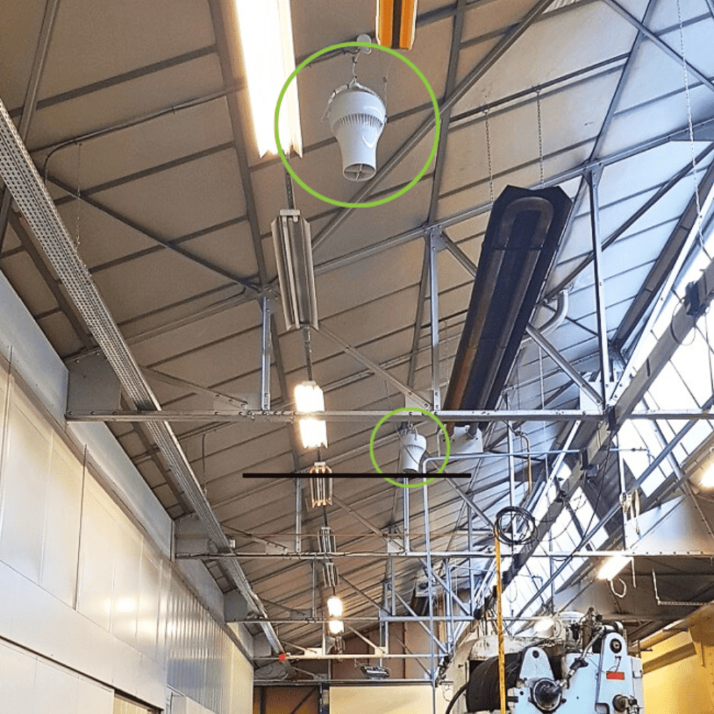 Destratificateur Airius STANDARD installé dans un bâtiment industriel