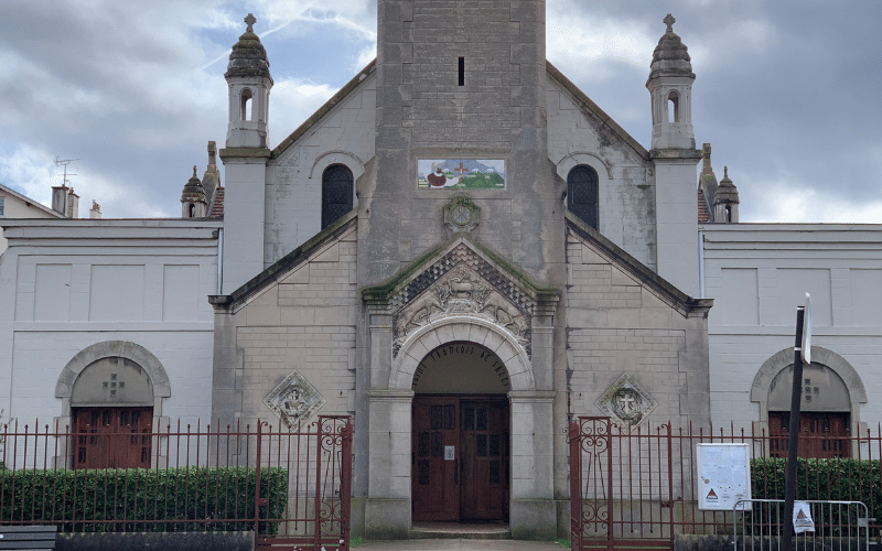 Installation de déstratificateurs dans une église