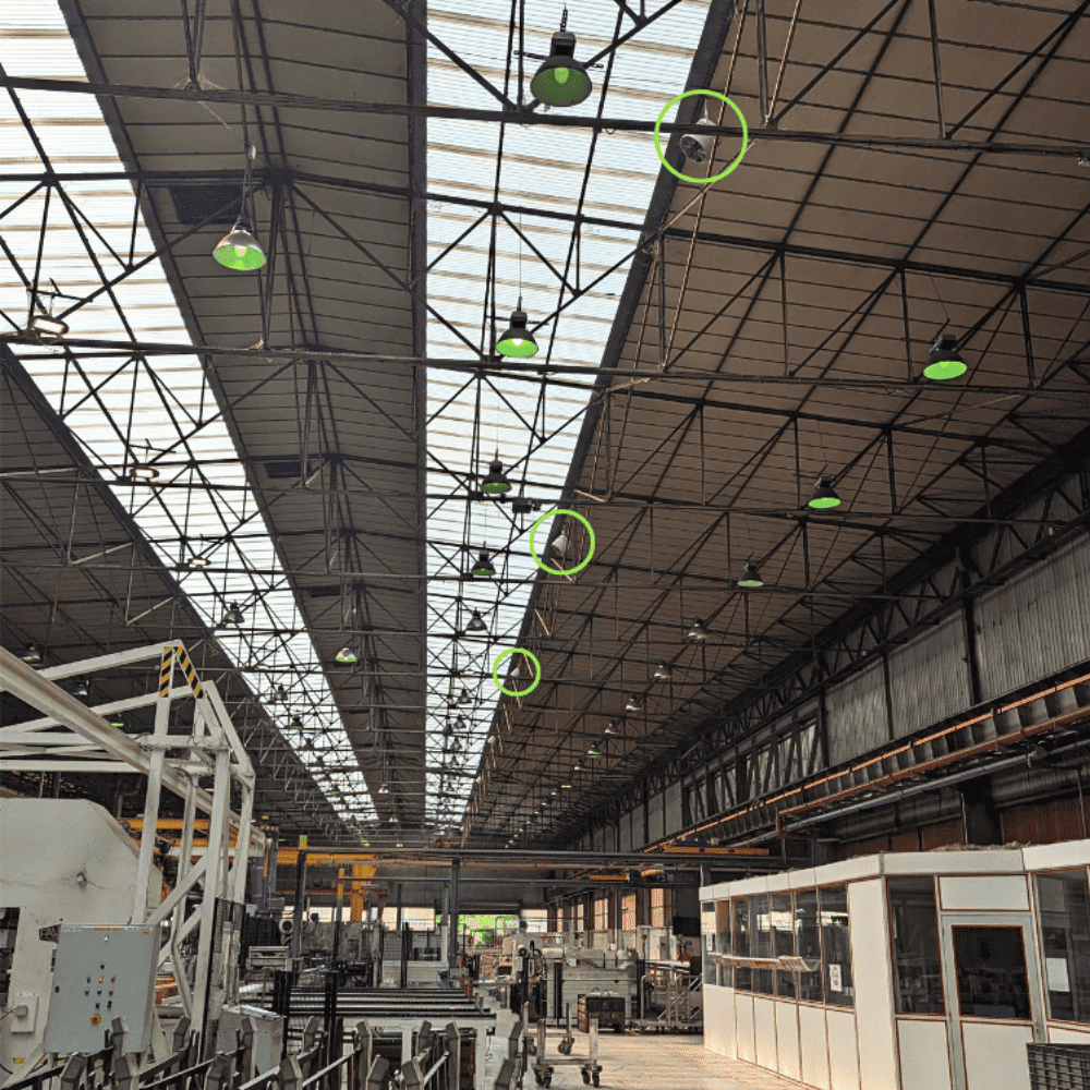 Installation de déstratificateurs Airius dans un entrepôt industriel