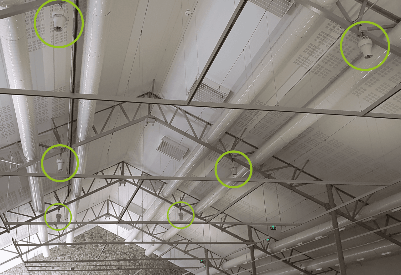 Destratificatie - Installatie van Airius-destratificatoren in een gebouw