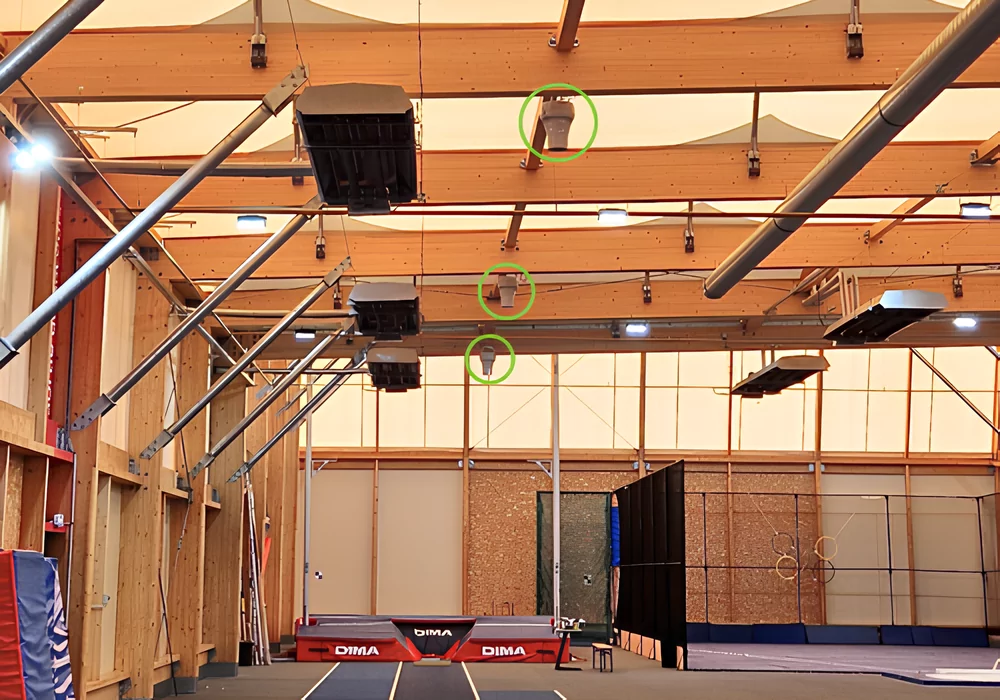 Installation de déstratificateur Airius dans la salle d'athlétisme de Colmar